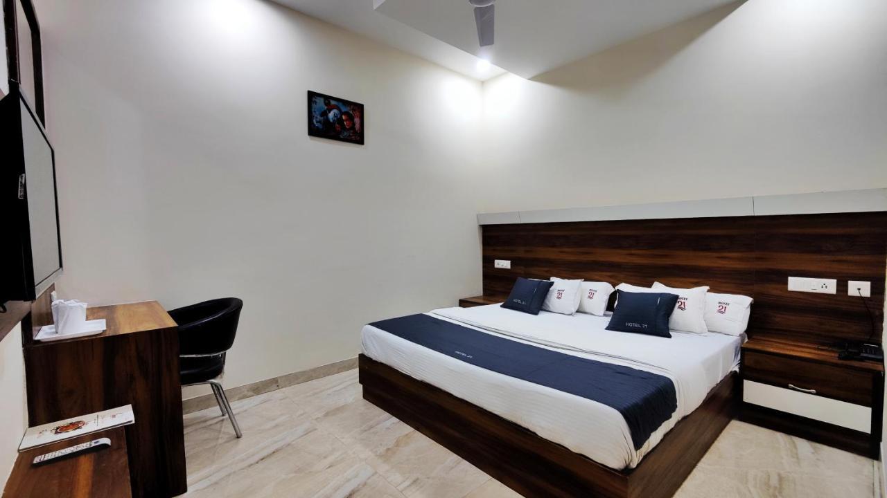 Hotel 21 Next To Chd Railway Station Чандигарх Экстерьер фото